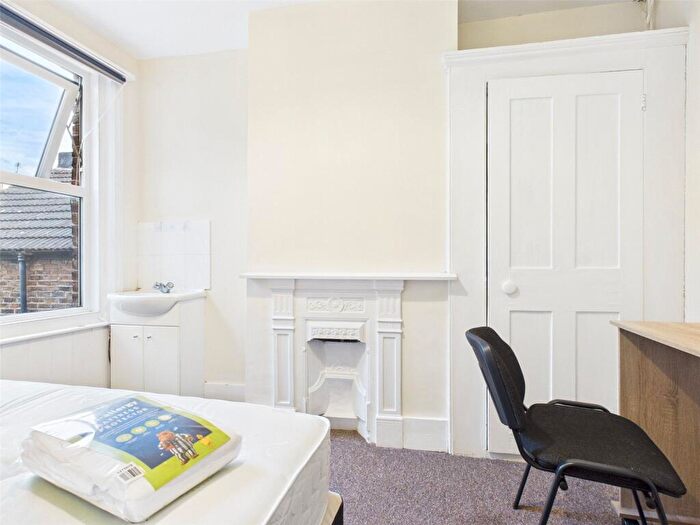 1 Bedroom Terraced House To Rent In Osborne Road, Brighton, BN1