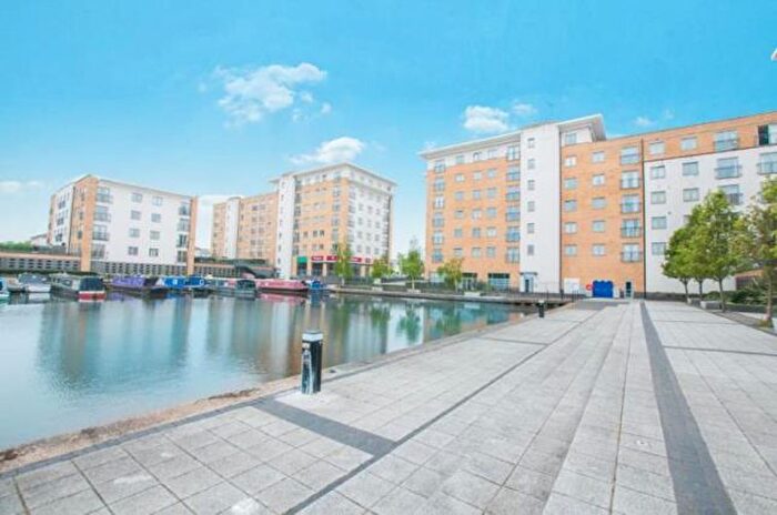 2 Bedroom Flat For Sale In Taywood Road, Northolt, UB5