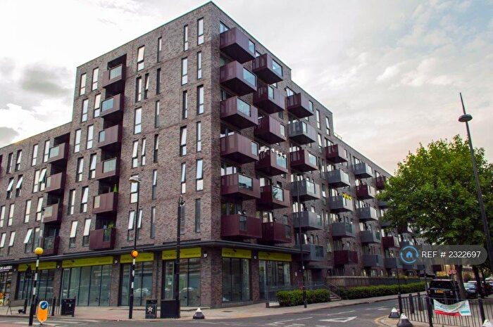 2 Bedroom Flat To Rent In Graciosa Court, London, E1