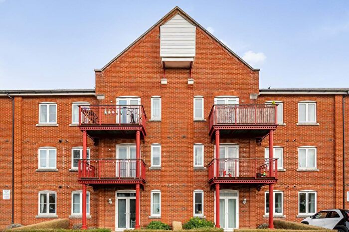 2 Bedroom Apartment To Rent In Coxhill Way, Aylesbury, HP21