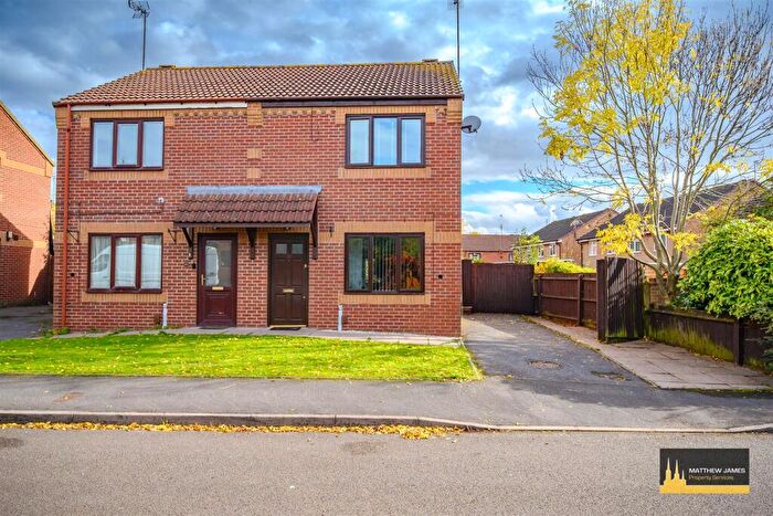 3 Bedroom Semi-Detached House For Sale In Gunton Avenue, Willenhall, Coventry, CV3