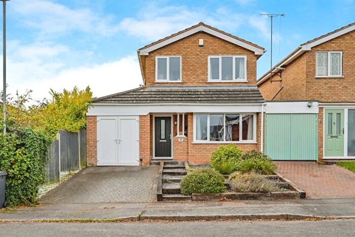 3 Bedroom Semi-Detached House For Sale In Giles Road, Lichfield, WS13