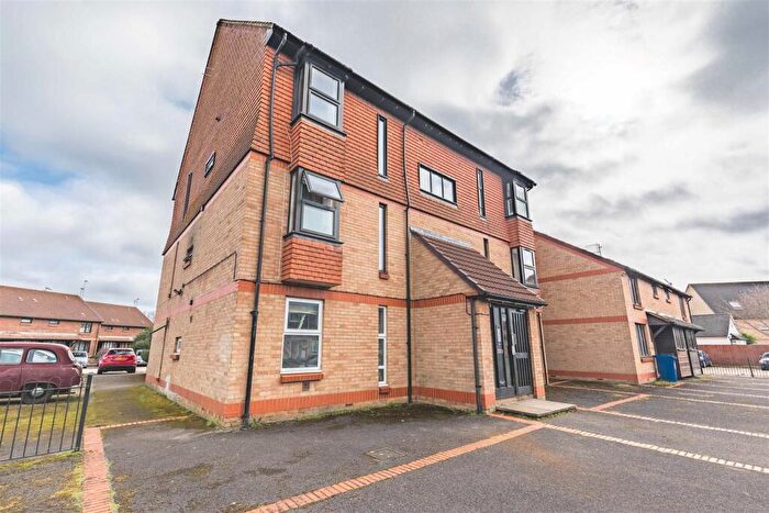 Studio For Sale In Holmlea Road, Datchet, SL3