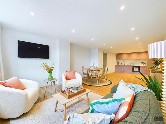 1 Bedroom Flat To Rent In South Street, Exeter, EX1