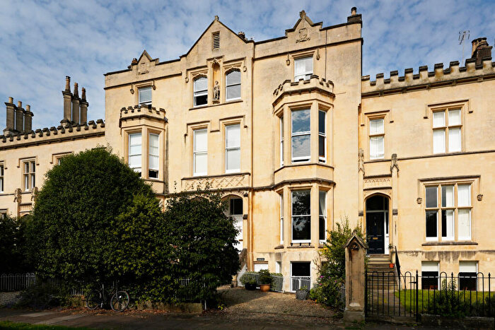 2 Bedroom Apartment For Sale In Wellington Square, GL50