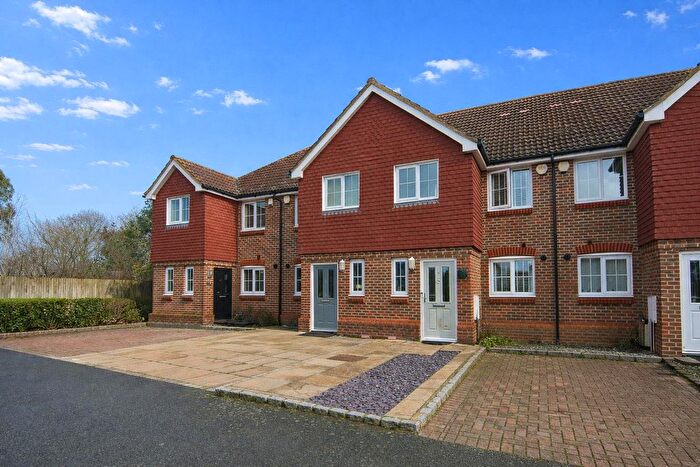 3 Bedroom Terraced House For Sale In Kingswood Close, Ashford, TW15