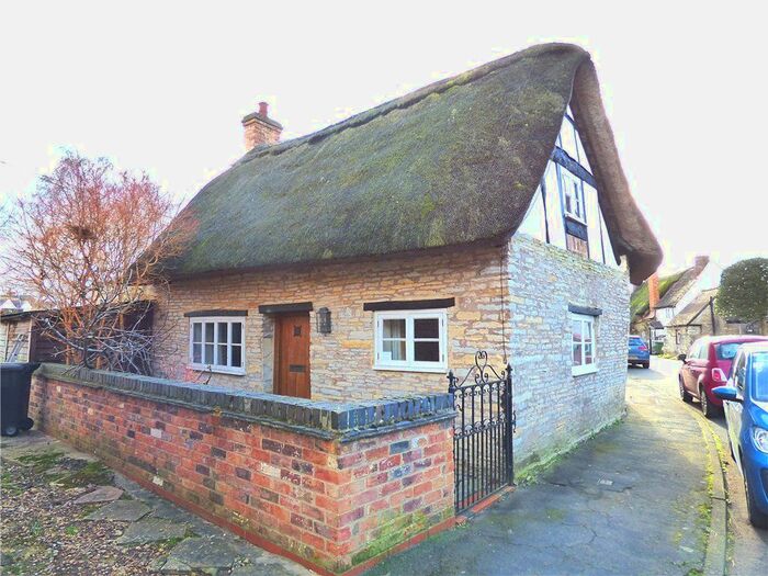 2 Bedroom Detached House For Sale In Church Street, Offenham, Evesham, WR11