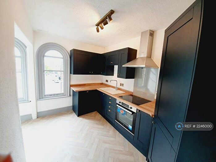 2 Bedroom Flat To Rent In Market Place, Long Eaton, Nottingham, NG10