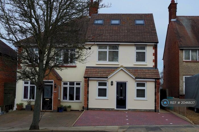 1 Bedroom Flat To Rent In Kingsley Road, Northampton, NN2