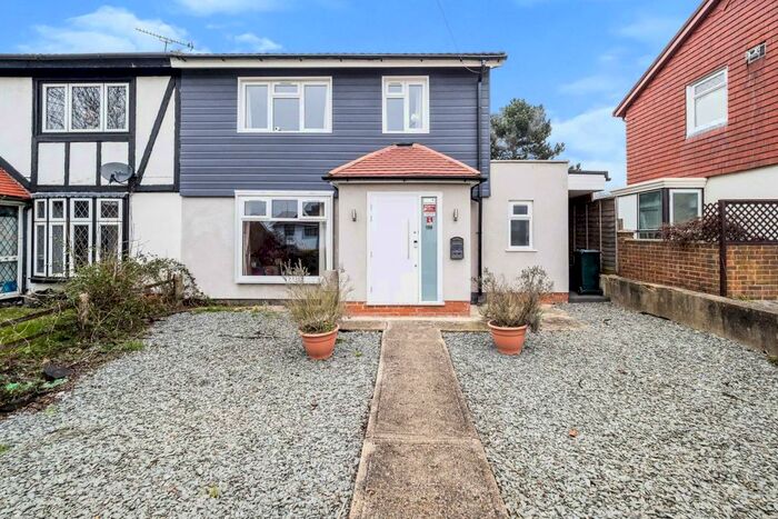 3 Bedroom House To Rent In Brocket Way, Chigwell, IG7