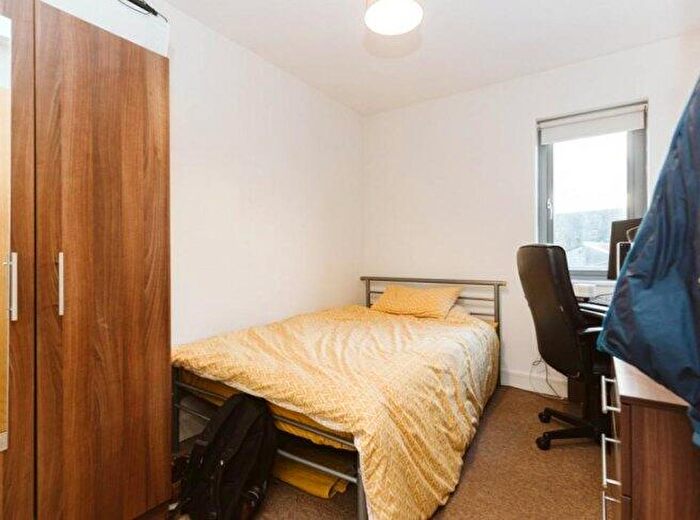 3 Bedroom Flat To Rent In Station Road, BS6