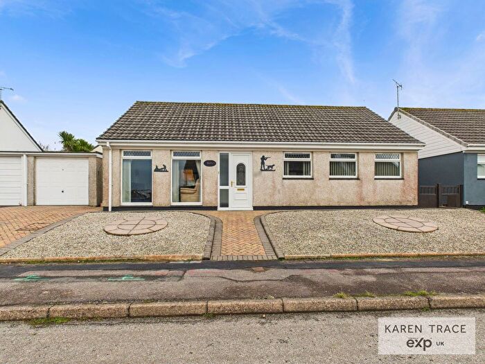 3 Bedroom Bungalow For Sale In Polmear Parc, Par, PL24