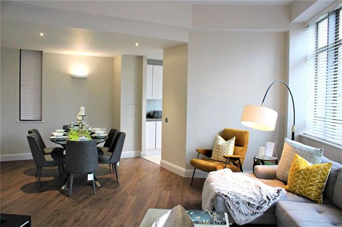2 Bedroom Apartment To Rent In City Road, Old Street, London, EC1V