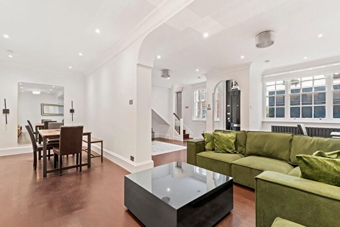 3 Bedroom Mews To Rent In Elvaston Mews, South Kensington, SW7