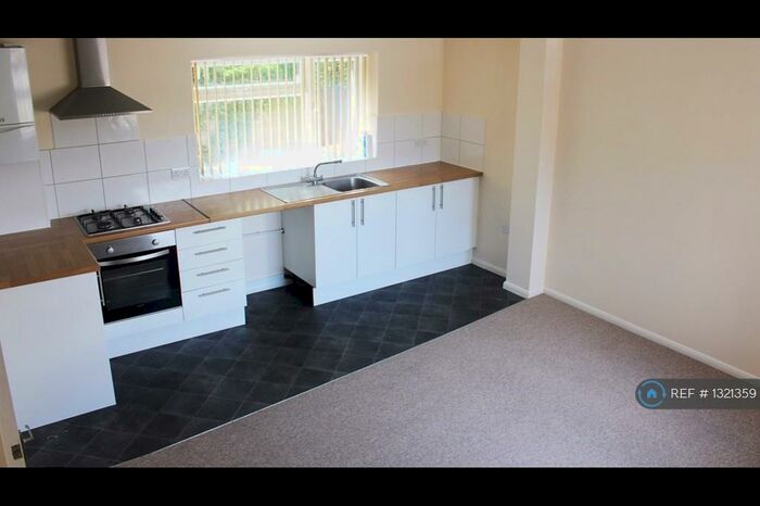 2 Bedroom Flat To Rent In Chesford Road, Luton, LU2