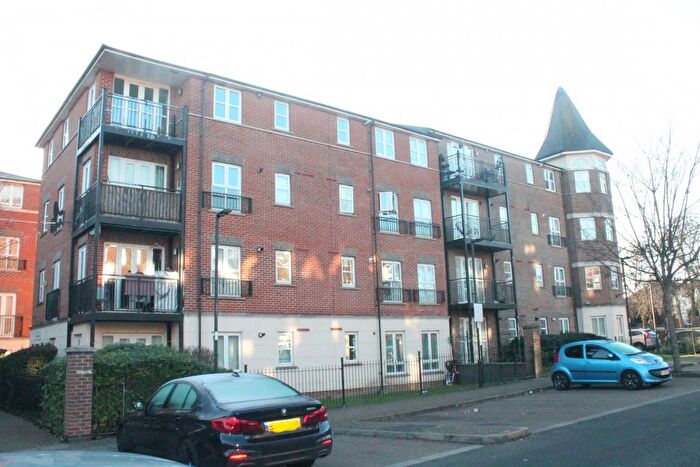 1 Bedroom Flat To Rent In Gareth Drive, London, N9