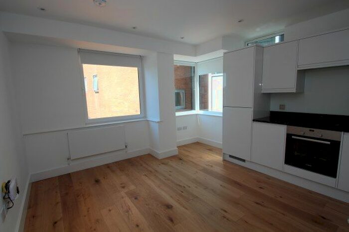 2 Bedroom Flat To Rent In High Street, Croydon, CR0