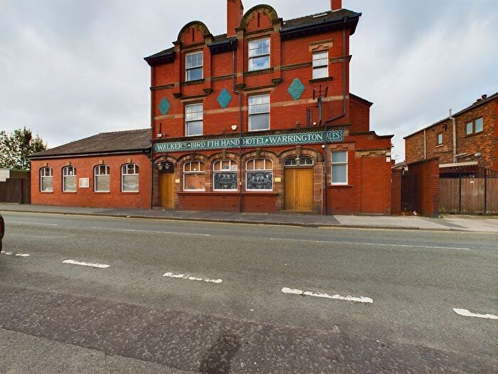 2 Bedroom Flat To Rent In Flat, Gidlow Lane, Springfield Wigan, WN6