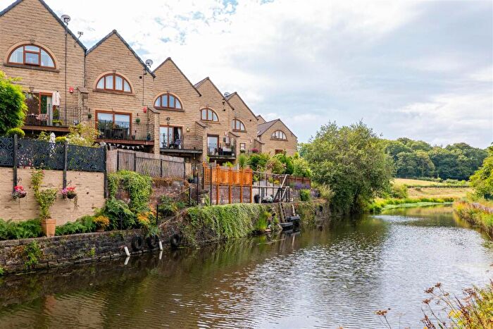 3 Bedroom Town House For Sale In Bridge Mill Court, Chorley, PR6