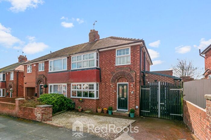 4 Bedroom Semi Detached House For Sale In Scawthorpe Avenue, Doncaster, South Yorkshire, DN5