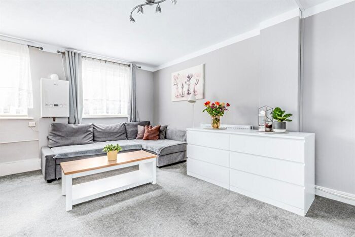 1 Bedroom Flat To Rent In Chartwell Place, Cheam, Sutton, SM3