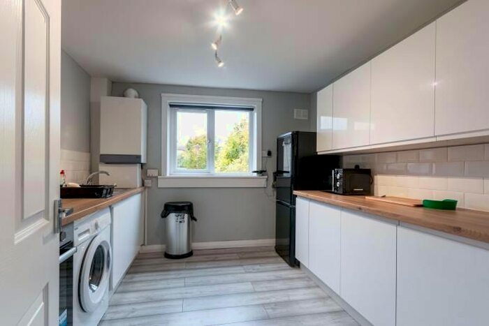 2 Bedroom Flat To Rent In Christian Crescent, Edinburgh, EH15