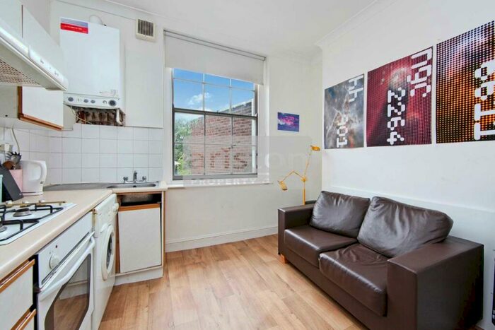 Studio To Rent In Hemingford Road, Islington, N1
