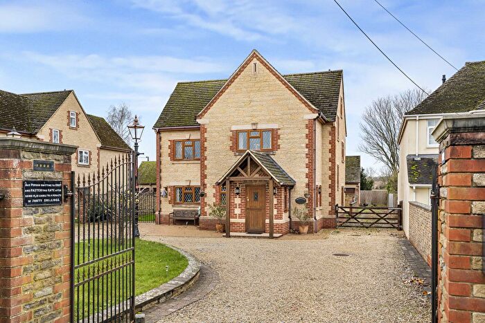 6 Bedroom Detached House For Sale In Eynsham Road, Cassington, OX29
