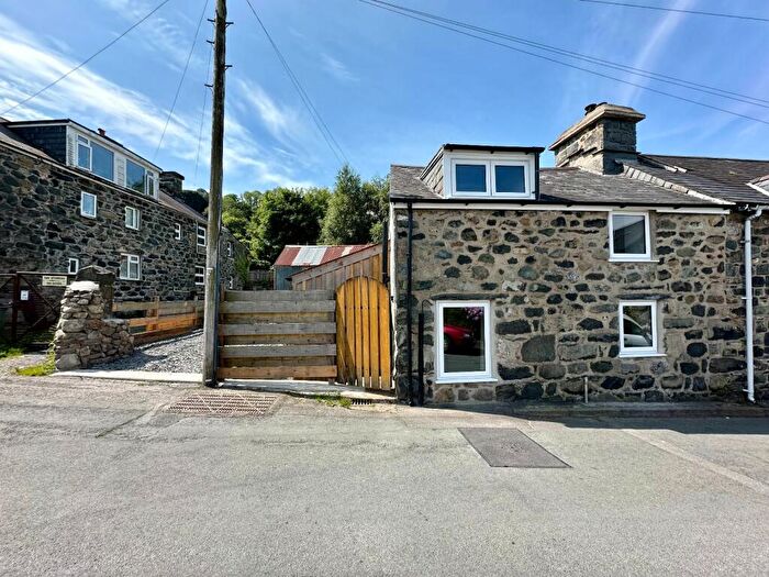 2 Bedroom End Of Terrace House For Sale In Yr Hen Dy Cwrdd, South Street, Dolgellau, LL40
