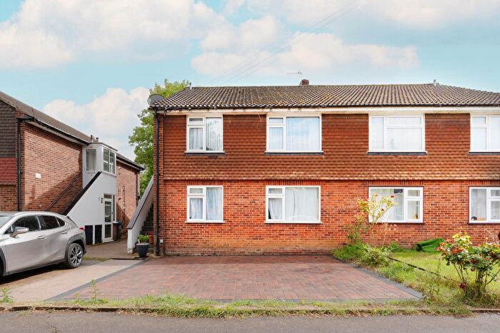 2 Bedroom Maisonette For Sale In Sussex Close, New Malden, KT3