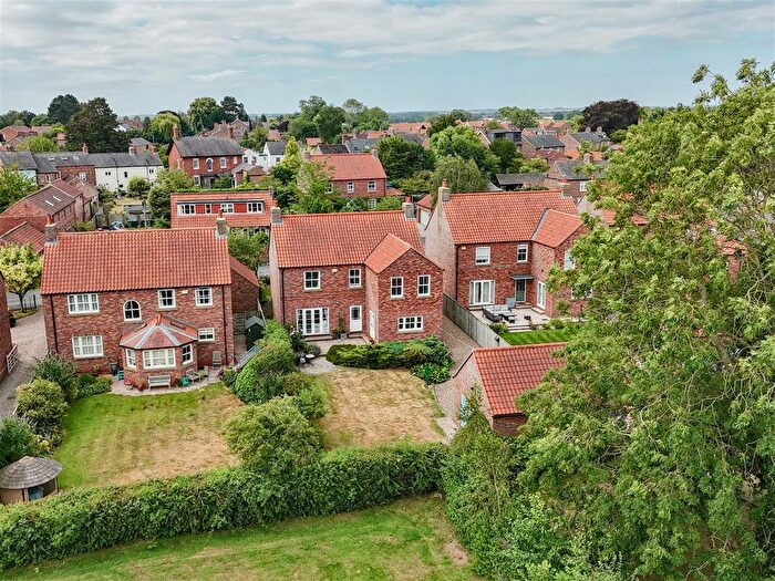 5 Bedroom Detached House For Sale In Chestnut Meadows, Tollerton, York, North Yorkshire, YO61
