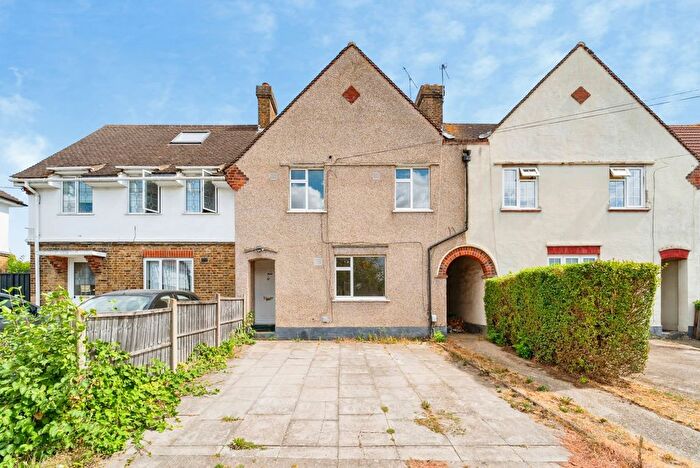 3 Bedroom Terraced House To Rent In Pear Tree Avenue, Yiewsley, West Drayton, UB7