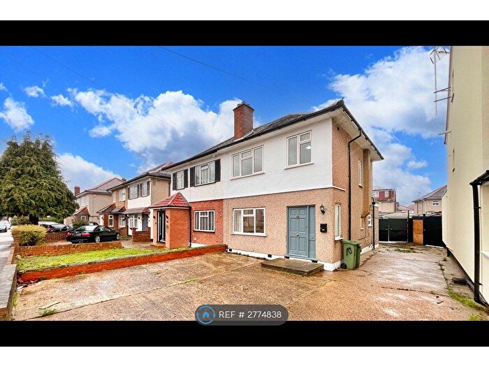 4 Bedroom Semi Detached House To Rent In Mansfield Drive, Hayes, UB4