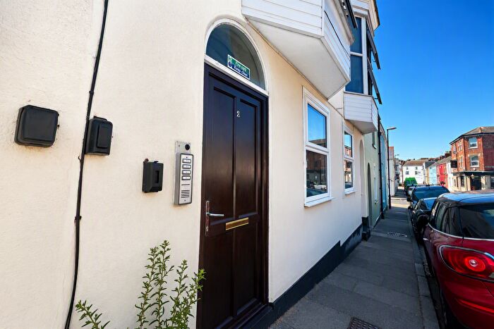 1 Bedroom Flat To Rent In Apartment Close To Weymouth Beach, DT4