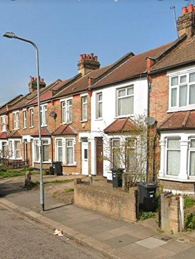 3 Bedroom Terraced House To Rent In Eltisley Road, Ilford, Essex, IG1