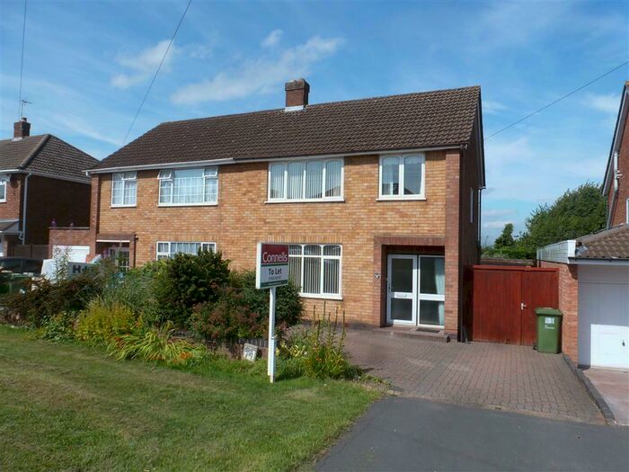 3 Bedroom Semi-Detached House To Rent In Beaufort Avenue, Leamington Spa, CV32