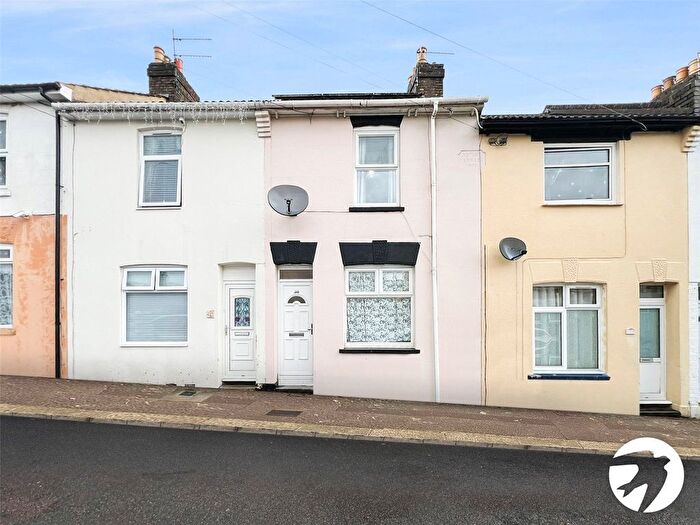 3 Bedroom Terraced House For Sale In Lester Road, Chatham, Kent, ME4