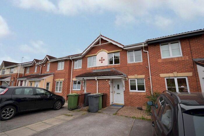 2 Bedroom Town House To Rent In Oakham Mews, Leeds, West Yorkshire, LS9