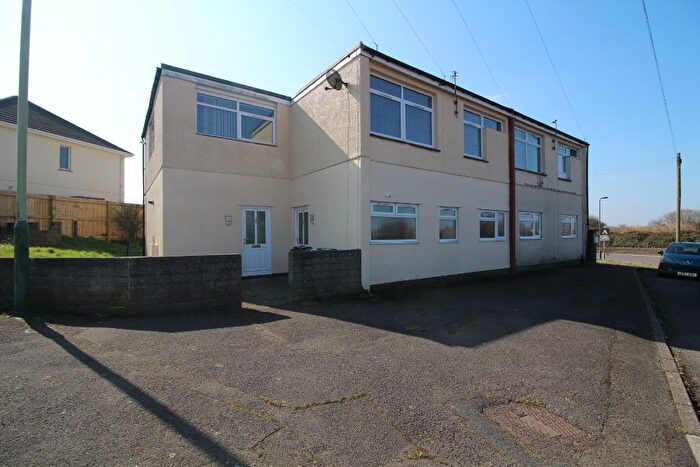 3 Bedroom Flat For Sale In Fleur De Lys Avenue, Blackwood, NP12