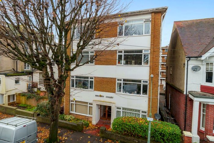 Flat To Rent In Selborne Place Hove, BN3