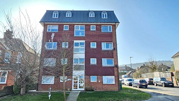 1 Bedroom Flat To Rent In Victoria Drive, Eastbourne, East Sussex, BN20