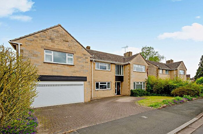 6 Bedroom Detached House For Sale In Roman Way, Lechlade, Gloucestershire, GL7