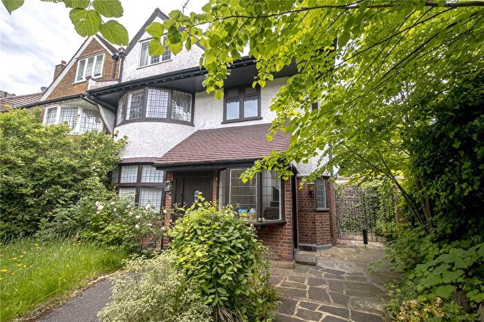 Studio To Rent In Great North Road, Highgate, London, N6