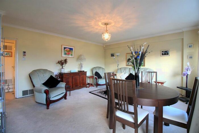 2 Bedroom Flat To Rent In Westbourne House, Heston TW5