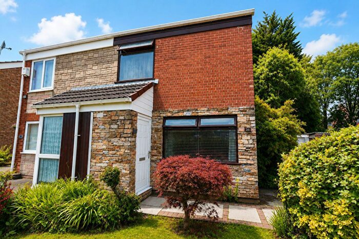 3 Bedroom Semi-Detached House For Sale In Dovey Close, Tyldesley, M29