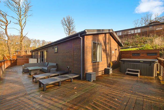 3 Bedroom Park Home For Sale In Finlake Holiday Park, Newton Abbot, TQ13