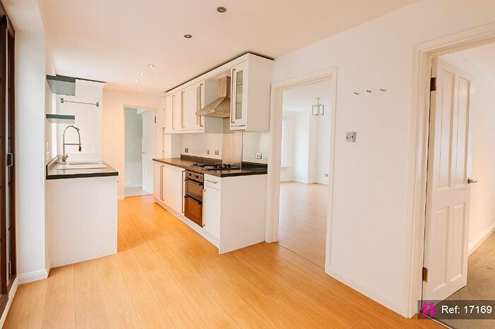 2 Bedroom Apartment To Rent In Belvedere Road, London, SE19