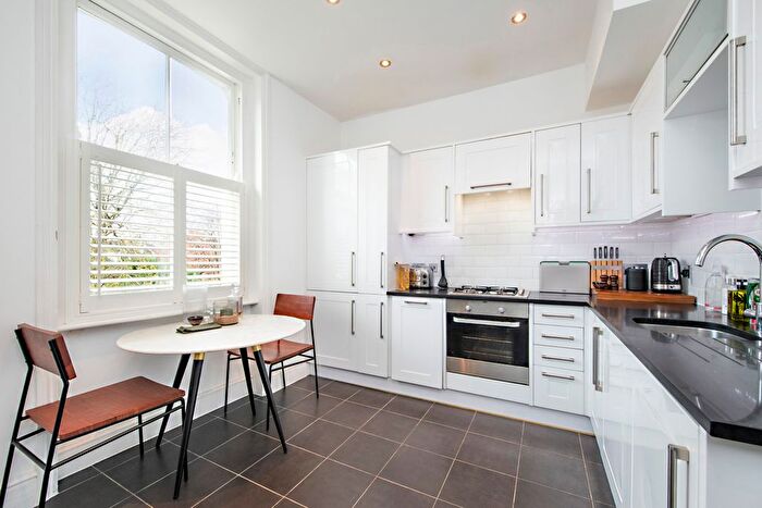 2 Bedroom Flat To Rent In Mount Ararat Road, Richmond, TW10