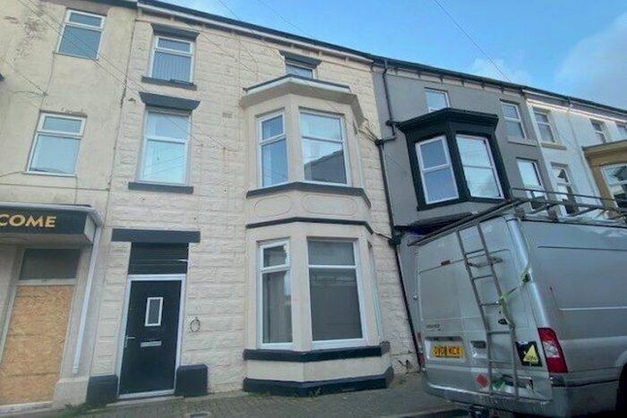 2 Bedroom Flat To Rent In Coop Street, Blackpool FY1