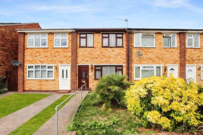 3 Bedroom Terraced House For Sale In Paddock Road, Bexleyheath, DA6